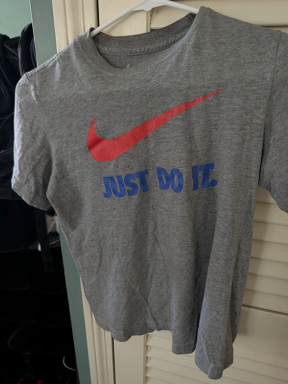 Nike Men's Heather Gray Crewneck Sweatshirt